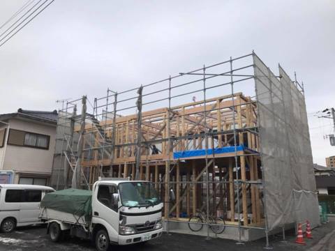 スキップフロアの二世帯の家