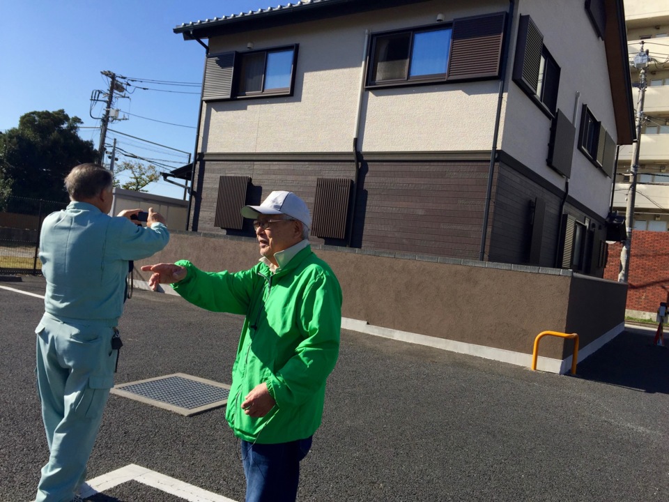 壁の修正現場の確認